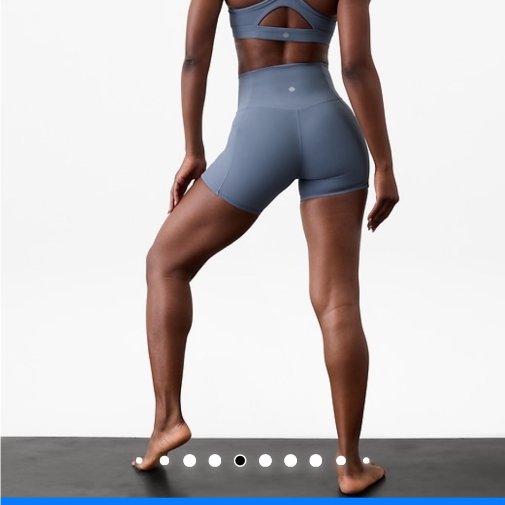 NWT Athleta Salutation Stash 5” Shorts